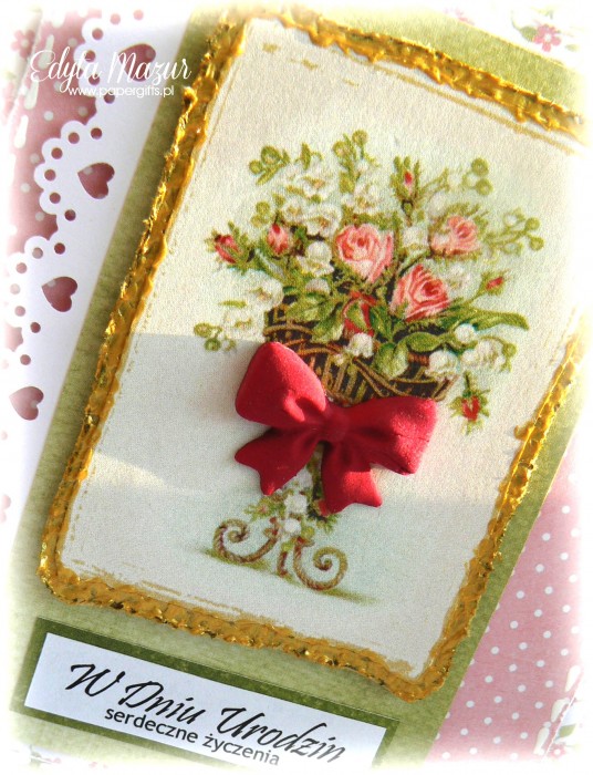Zielono-różowa z bukietem róż - kartka na urodziny