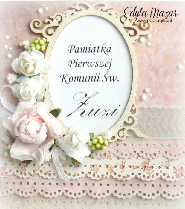 Pastelowe falbanki z ramką i różami - Pamiątka Komunii Św. Zuzi1