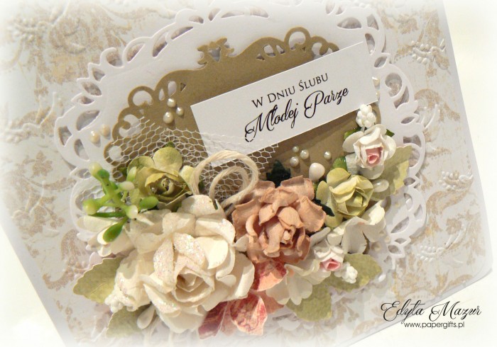 Beżowo-biała z różami - kartka ślubna1