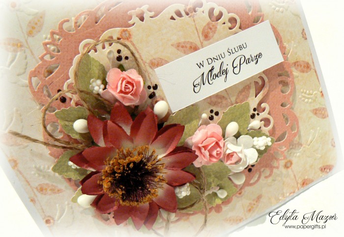 Kremowo-różowa z kwiatem rudbekii - kartka ślubna1