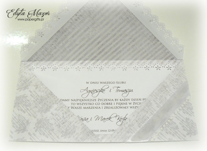 Szaro-biała ze stokrotkami - kopertówka na ślub Agnieszki i Tomasza1