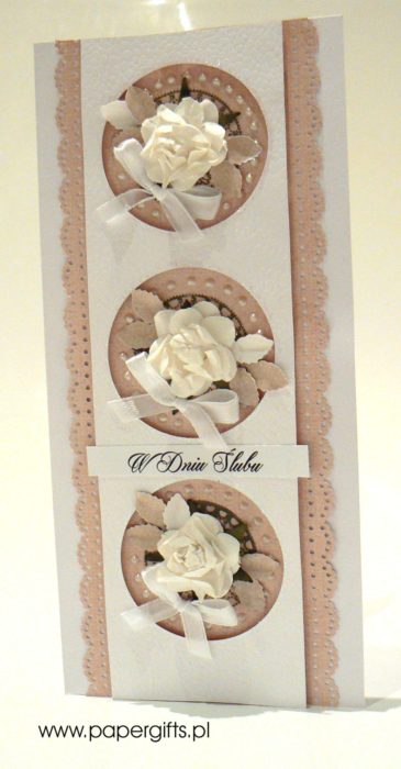 Beżowo-biała kółka z różami - kartka ślubna